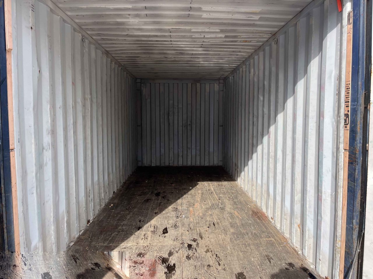 Decommissioned shipping container for storage of non-demanding material 20’ AS IS 10, FSCU 203 378-8 – Photo 8