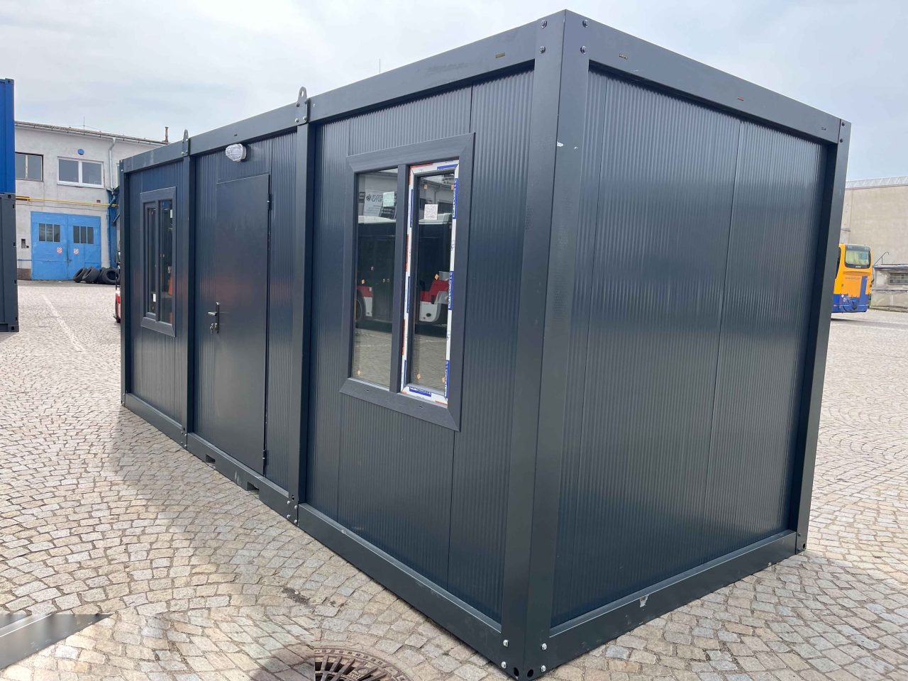 Marine Container in Anthracite 20′, FSCU 271 549-6 – Photo 2