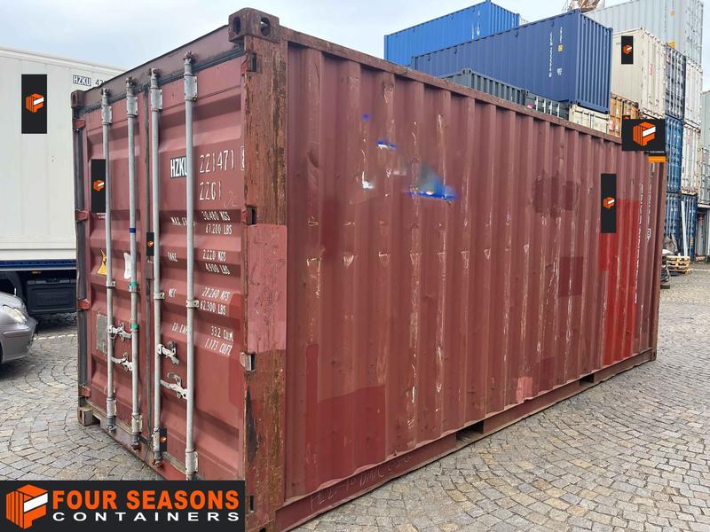 Container as storage for a family house 20′ CW, 309 417-8 – Seattle, WA, USA | Four Seasons Containers