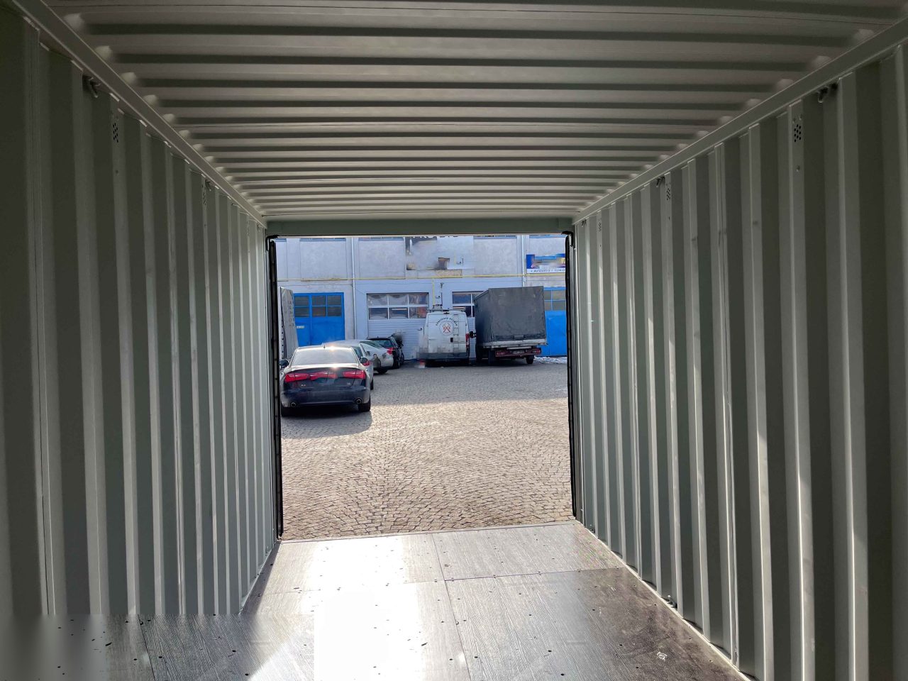 Shipping Container Prague in RAL 6007 One-Way, 585 414-2 – Photo 13